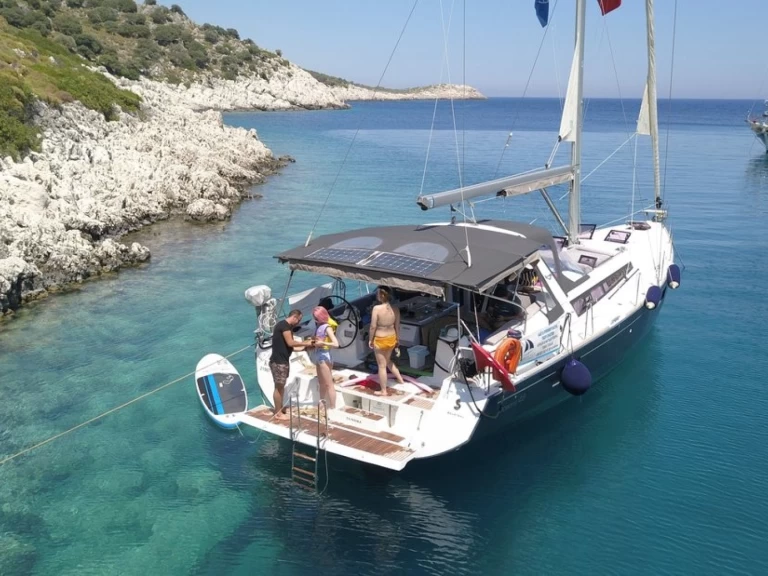 Bénéteau Oceanis 48 jednotlivci a charterové společnosti v Kaş