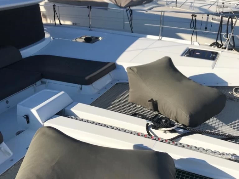 Pronajmout si Lagoon Lagoon 46 v Alimos