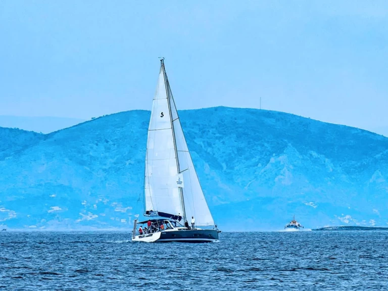 Pronájem jachty v Lavrio -Bénéteau Oceanis 55 na Samboatu