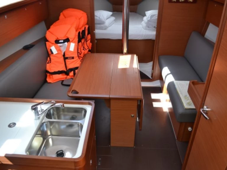 Dufour Dufour 360 Grand Large jednotlivci a charterové společnosti v Sukošan