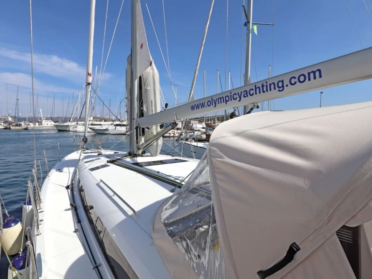 Pronájem jachty v Lavrio -Jeanneau Sun Odyssey 490 na Samboatu