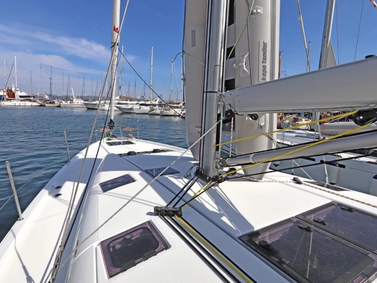 Pronajmout si Jeanneau Sun Odyssey 490 v Lavrio