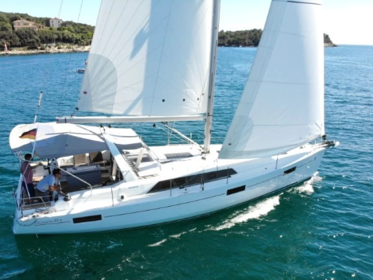 Pronajmout Plachetnice se skipperem či ne Bénéteau v Rogoznica