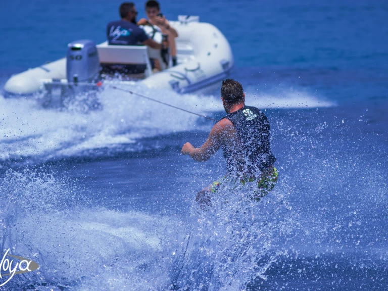 Lagoon Lagoon 560 jednotlivci a charterové společnosti v Alimos
