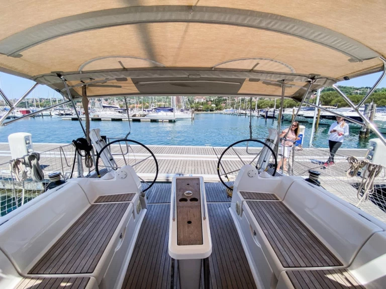 Pronajmout si Dufour Dufour 382 Grand Large v Portorož