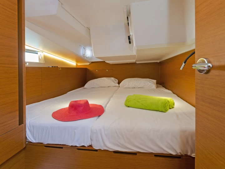 Pronajmout Plachetnice se skipperem či ne Jeanneau v Rhodos