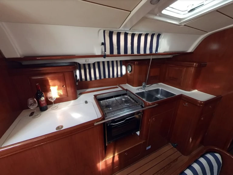 Pronájem Plachetnice Bénéteau s licencí