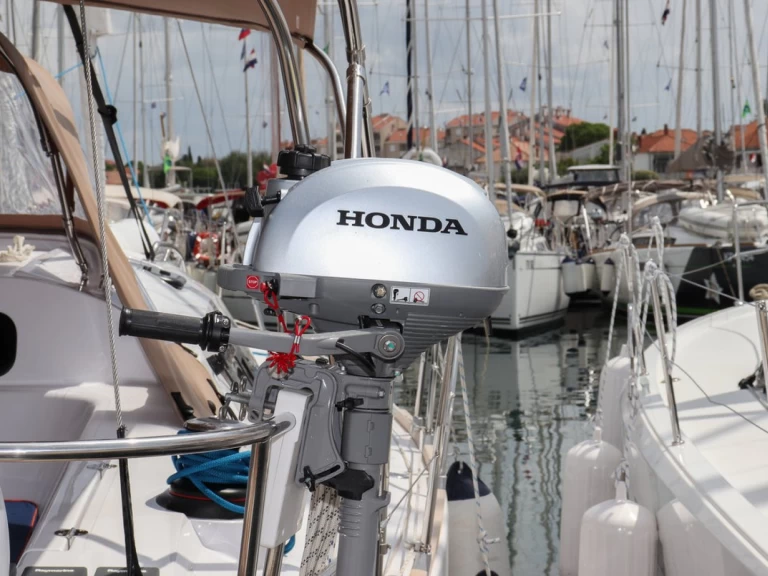 Elan Impression 45 jednotlivci a charterové společnosti v Biograd Na Moru