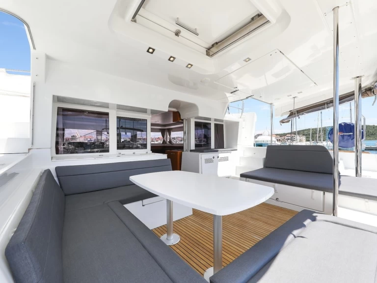 Pronájem lodi Pirovac lákavé ceny Lagoon 450