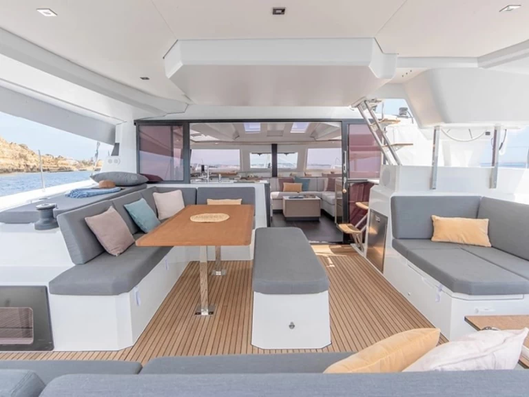 Pronajmout Katamarán se skipperem či ne Fountaine Pajot v Zadar