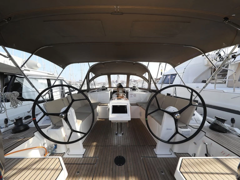 Pronajmout si Bavaria Bavaria C42 v Biograd Na Moru