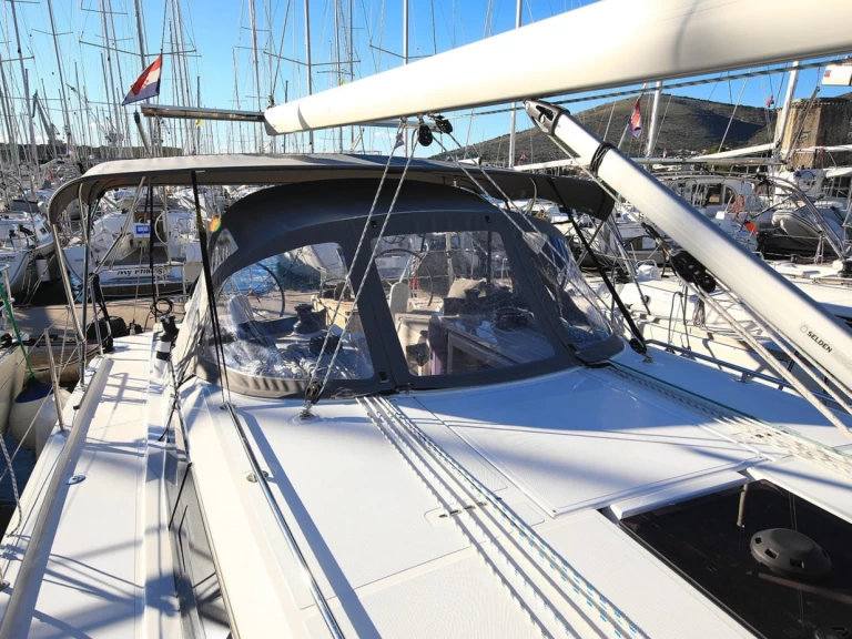 Pronájem Plachetnice Bavaria s licencí