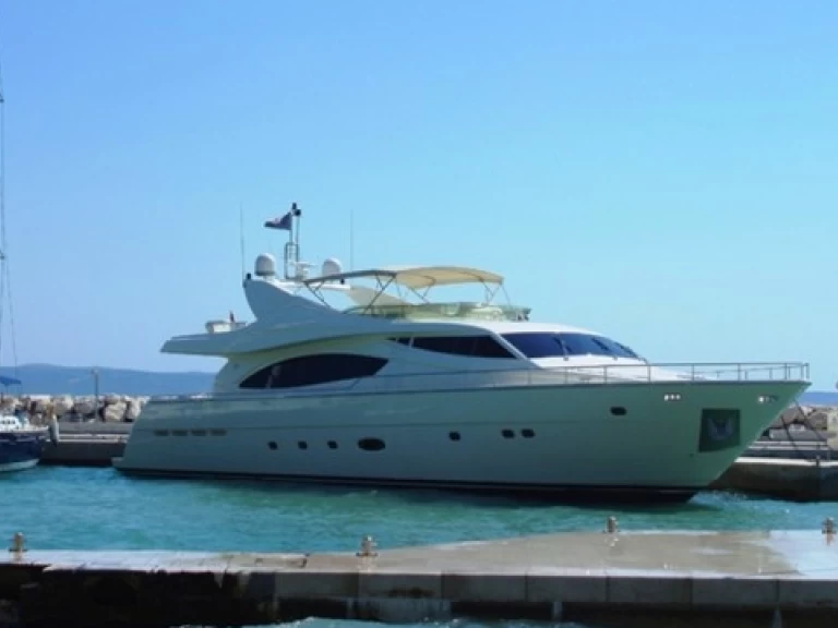 Pronajmout si Ferretti Ferretti Yachts 880 - 4. cab v Salamína