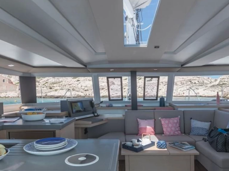 Pronájem Katamarán Fountaine Pajot s licencí