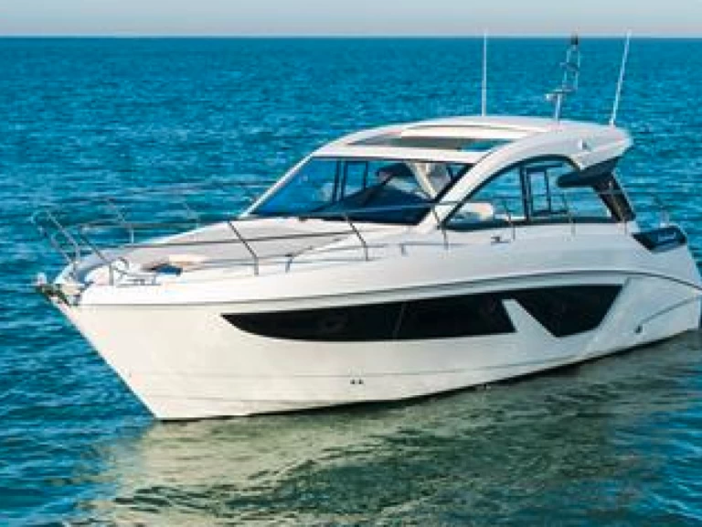 Pronajmout si Bénéteau Gran Turismo 36 v Ajaccio