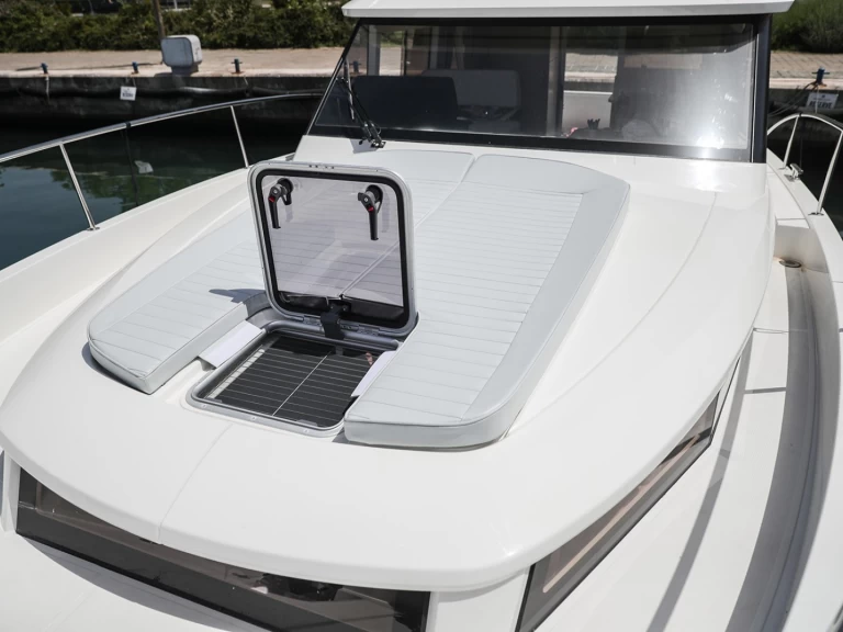 Greenline Yachts Greenline 39 jednotlivci a charterové společnosti v Biograd Na Moru