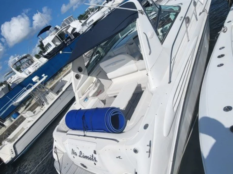 Pronajmout si Sea Ray Sea Ray 410 Express Cruiser v Miami