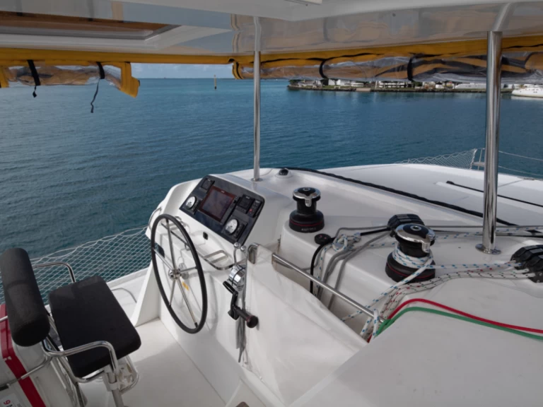 Pronájem lodi Lagoon Lagoon 42 v Raiatea na Samboatu