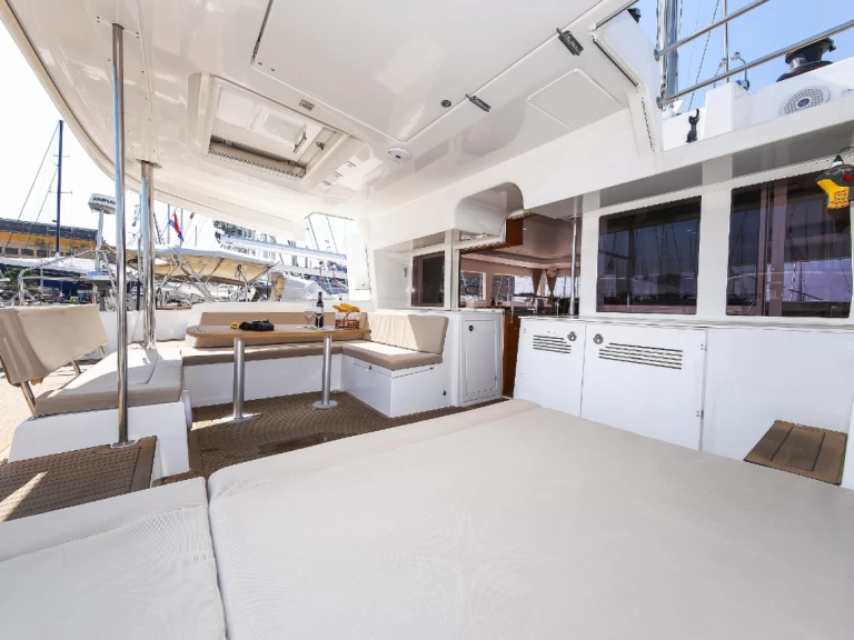 Pronájem lodi Trogir lákavé ceny Lagoon 450 F