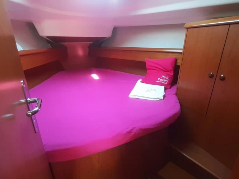 Pronájem Plachetnice Jeanneau s licencí