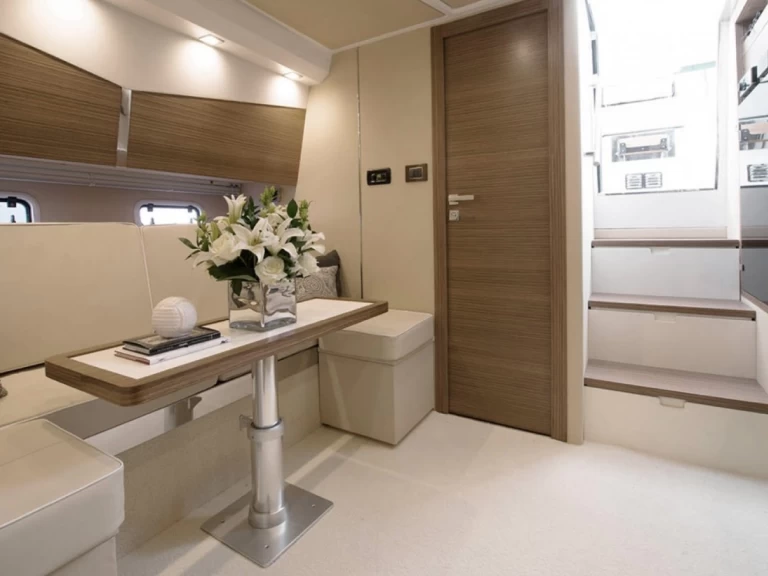 Pronájem Motorová loď v Sorrento -Azimut Atlantis 44