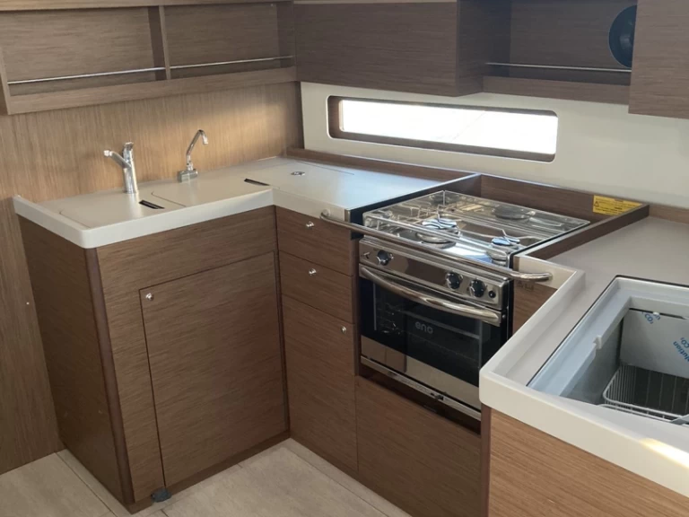 Bénéteau Oceanis 40.1 jednotlivci a charterové společnosti v Alimos