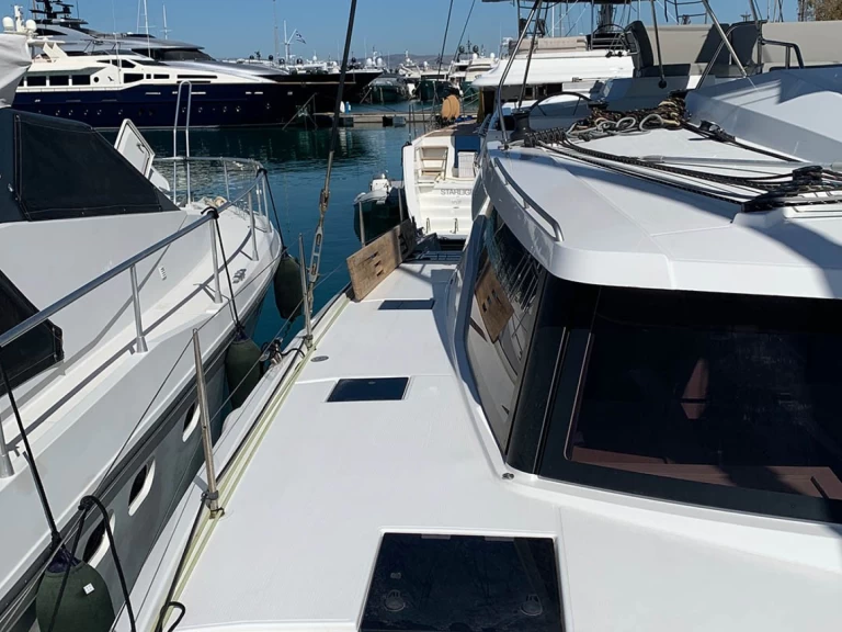 Pronájem Katamarán Fountaine Pajot s licencí