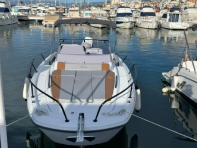 Pronajmout Motorová loď se skipperem či ne Bénéteau v Port de Cambrils
