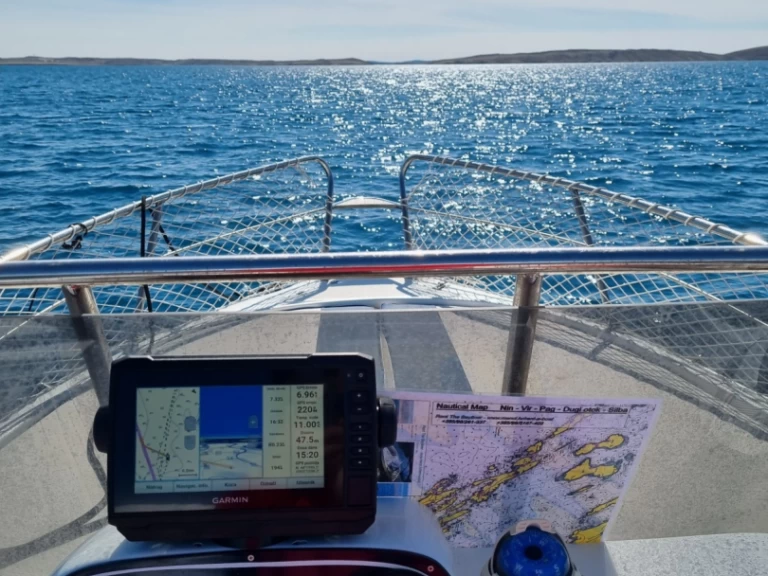 Pronájem lodi tancredi Bluemax 23 Deck v Zaton na Samboatu
