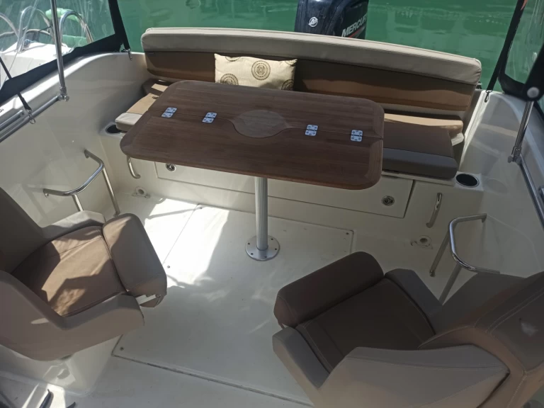 Pronajmout si Quicksilver 605 CRUISER v Puerto Marina Benalmadena