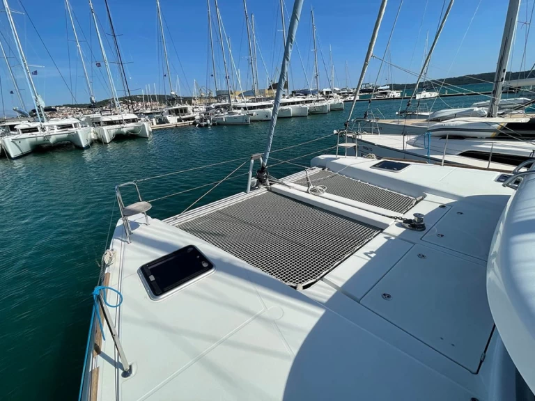 Lagoon Lagoon 40 jednotlivci a charterové společnosti v Donji Seget