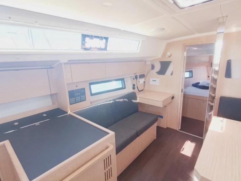 Pronájem lodi Pula lákavé ceny Bavaria C42