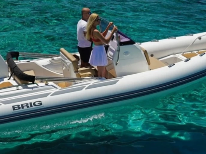 Pronajmout Polotuhá loď se skipperem či ne Gaia v Sliema