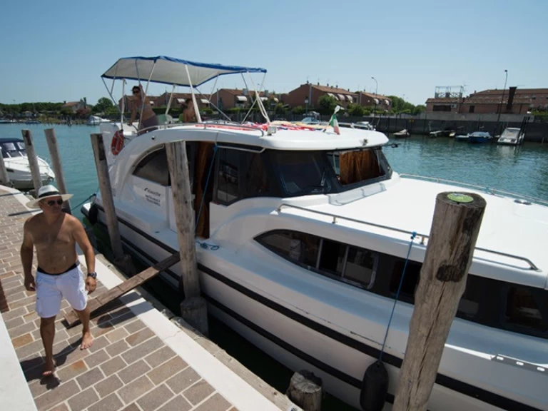 Pronájem Říční loď Houseboat Holidays Italia s licencí