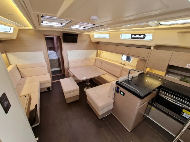 Pronajmout Plachetnice se skipperem či ne Hanse v Biograd Na Moru