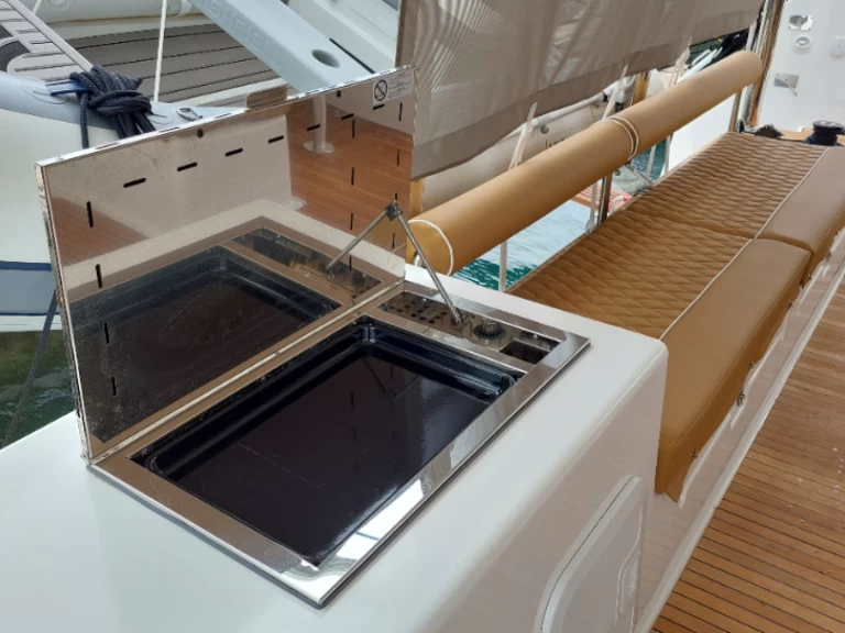 Pronajmout si Dufour Dufour Catamarans 48 Sail v Pirovac