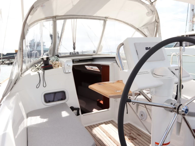 Pronajmout si Bénéteau Oceanis 31 v Road Town