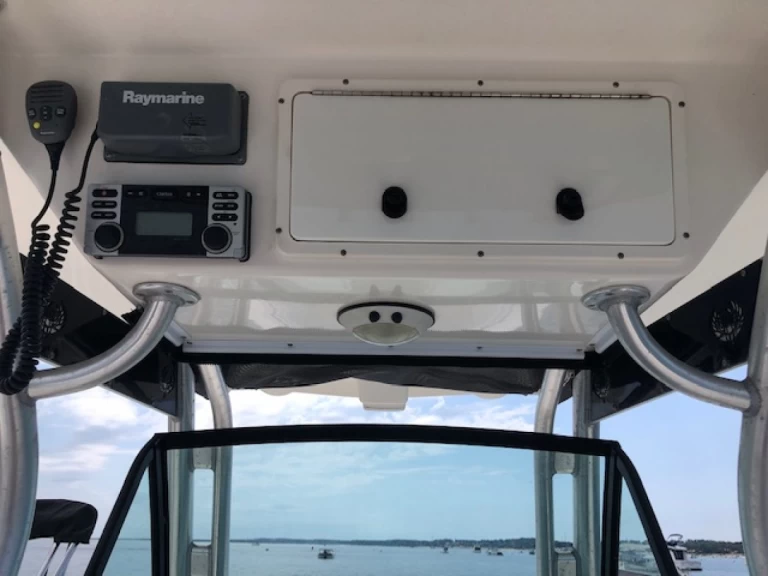 Pronajmout si Wellcraft Scarab 30 Open v Piraillan