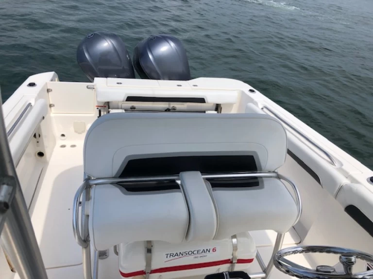 Pronájem lodi Wellcraft Scarab 30 Open v Piraillan na Samboatu