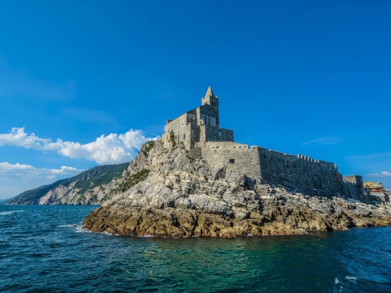 Pronájem lodi Gozzo Gozzo v La Spezia na Samboatu