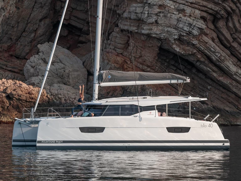 Pronájem Katamarán Fountaine Pajot s licencí