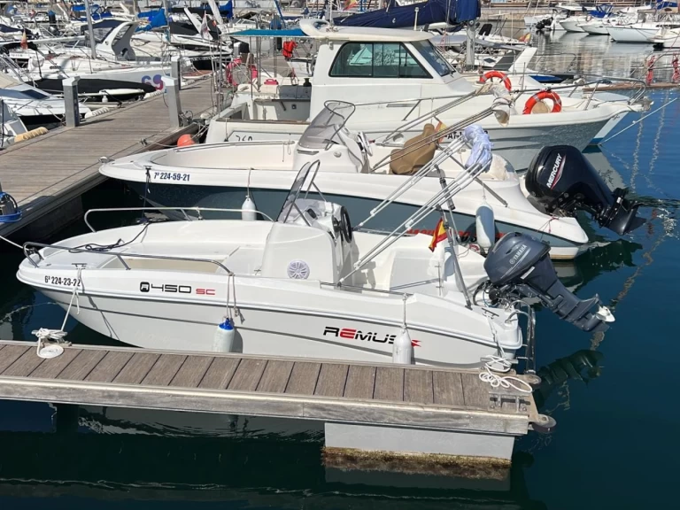 Pronájem lodi Alicante lákavé ceny Remus 450 open