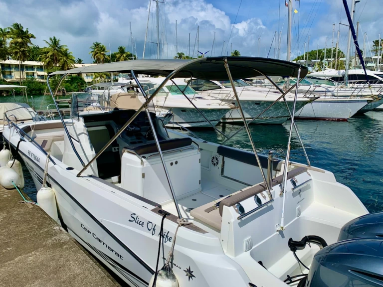 Pronájem lodi Les Trois-Îlets lákavé ceny Cap Camarat 8.5 CC