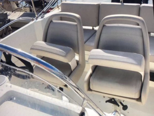 Pronajmout si Quicksilver Activ 605 Open v Marseille