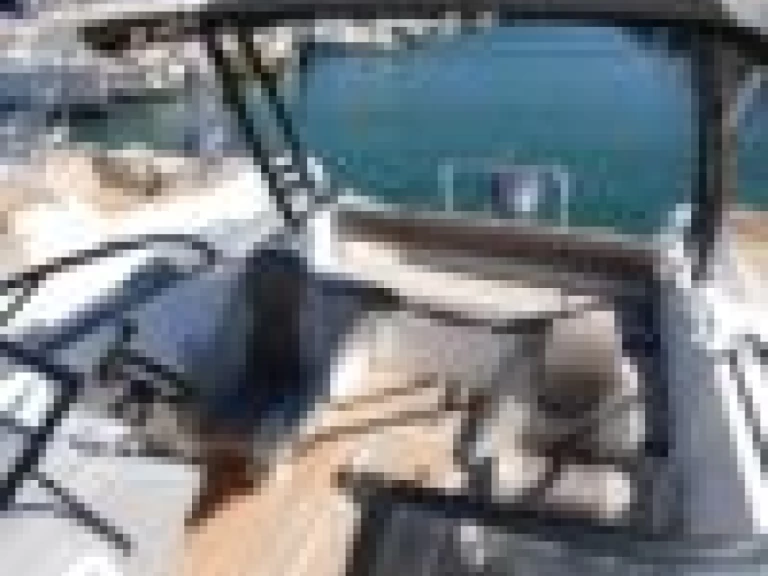 Jeanneau Cap Camarat 6.5 BR jednotlivci a charterové společnosti v Les Issambres