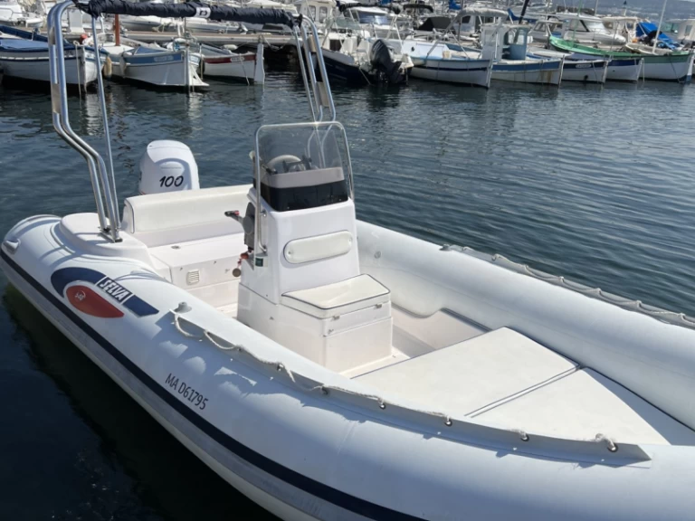 Pronájem Polotuhá loď Selva s licencí