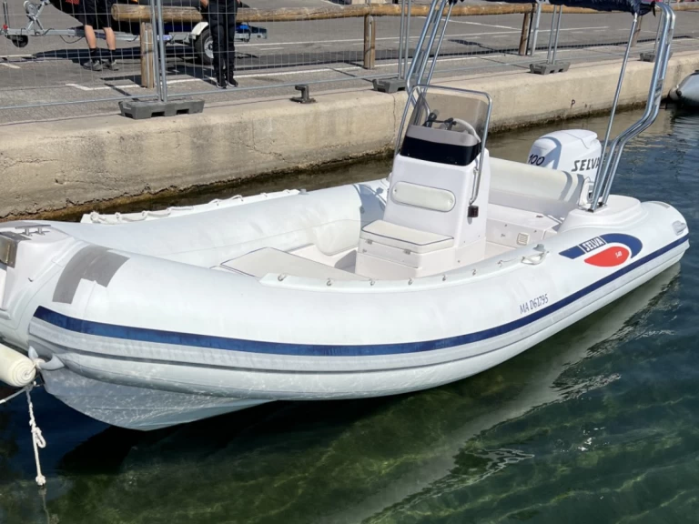 Selva Selva 540 jednotlivci a charterové společnosti v La Ciotat