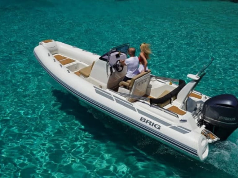 Pronajmout si Brig Eagle 6.7 v Marseille