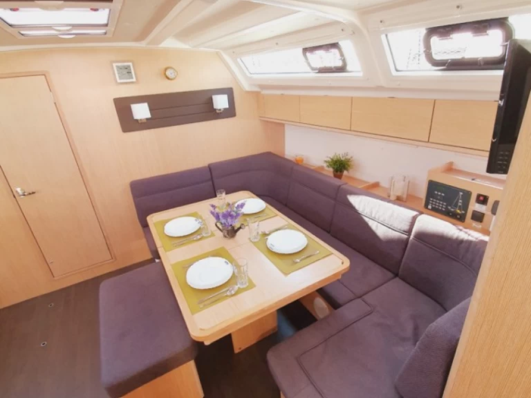 Plachetnice k pronájmu v Pula za nejlepší cenu