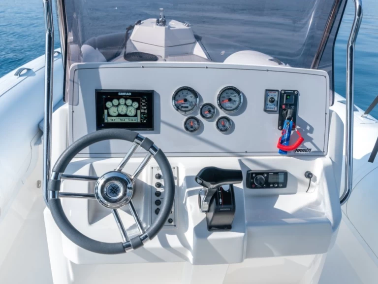 Marlin Boat Dynamic 790 pro jednotlivci a charterové společnosti v Trogirski Zaliv